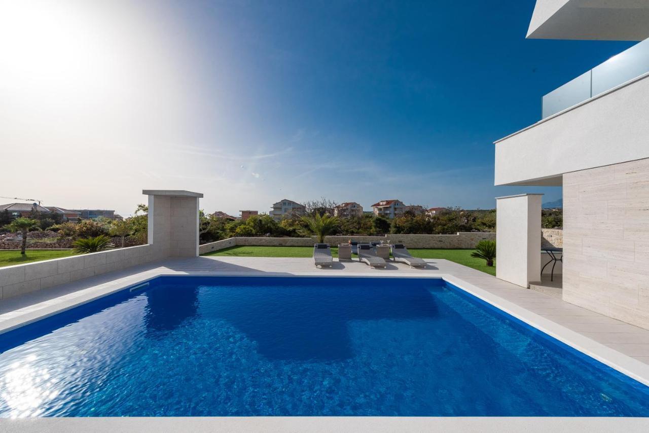 Apartments & Rooms Pool Villas Maris B 诺瓦利娅 外观 照片