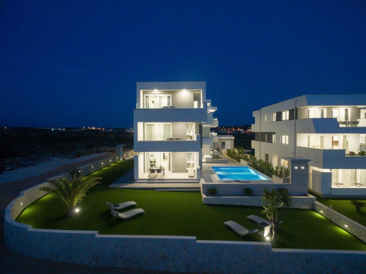 Apartments & Rooms Pool Villas Maris B 诺瓦利娅 外观 照片