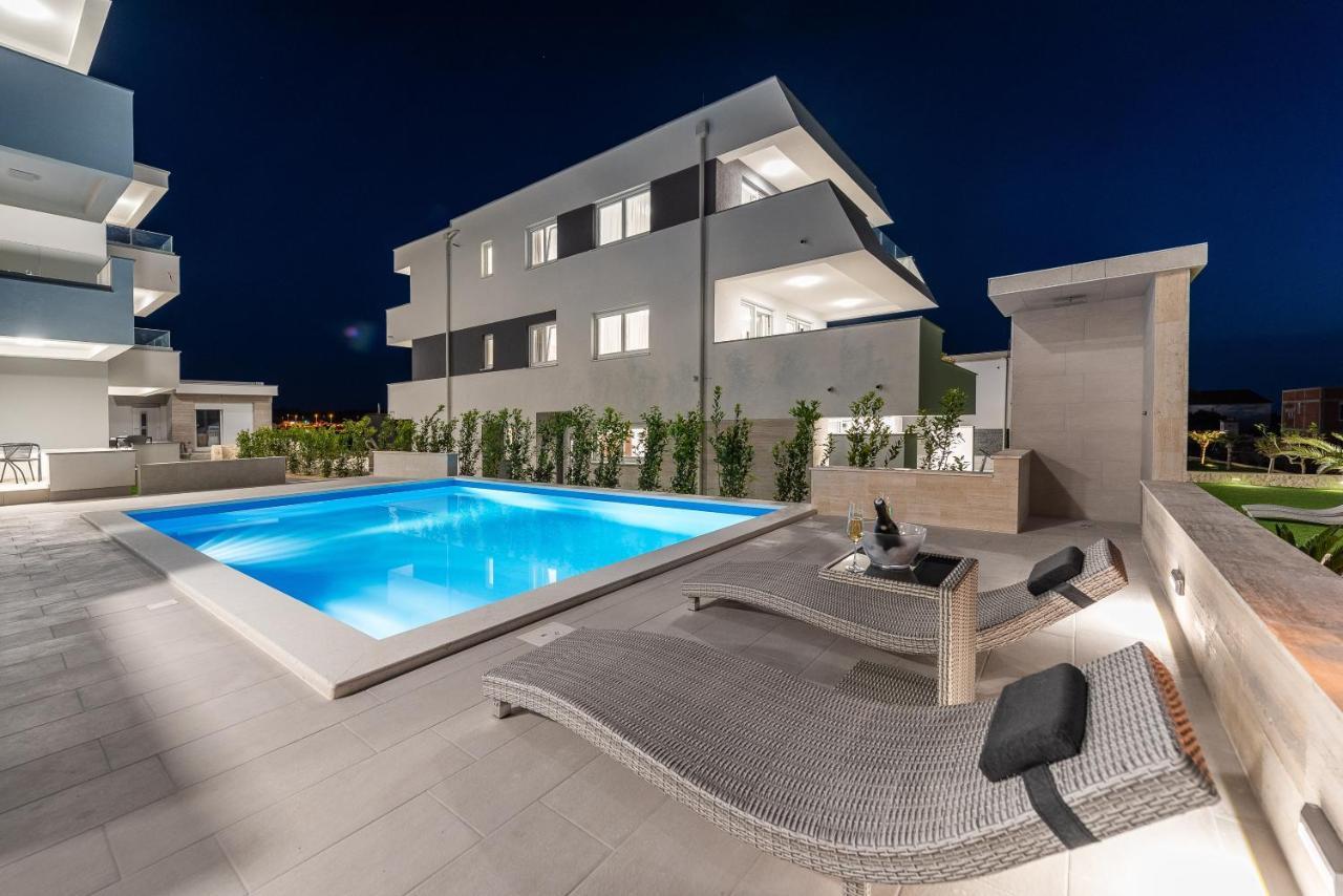 Apartments & Rooms Pool Villas Maris B 诺瓦利娅 外观 照片